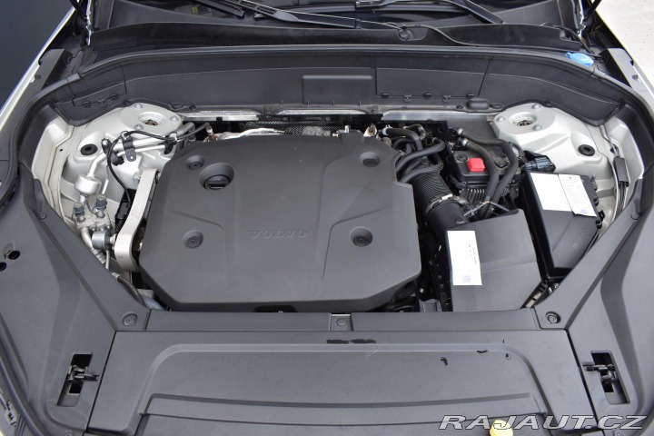 Volvo XC90 B5 R-DESIGN*TAŽNÉ*DPH*ČR 2021