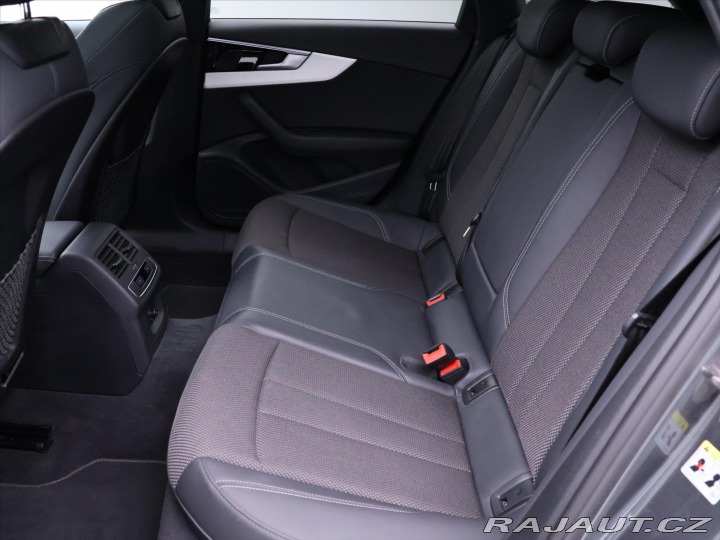Audi A4 2,0 TFSI S line Virtual D 2021