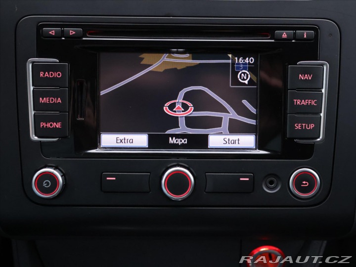Volkswagen Touran 2,0 TDI Cross 125kW DSG 2011
