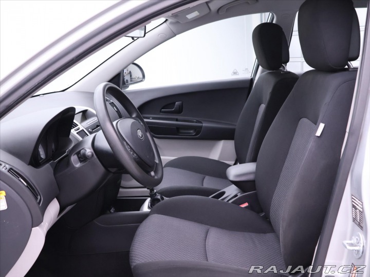 Kia Ceed 1,6 i 89kW CZ Klimatizace 2009