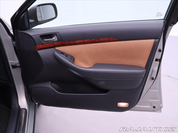 Toyota Avensis 2,0 D4-D Executive STK 02 2004
