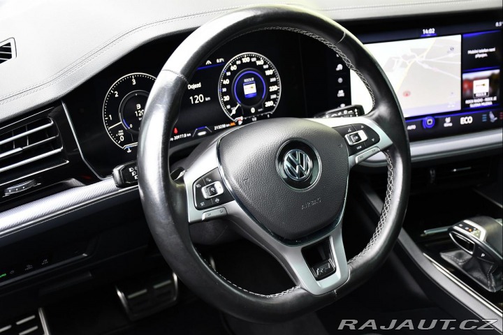 Volkswagen Touareg 3.0TDi R-LINE PANO REZERV 2020