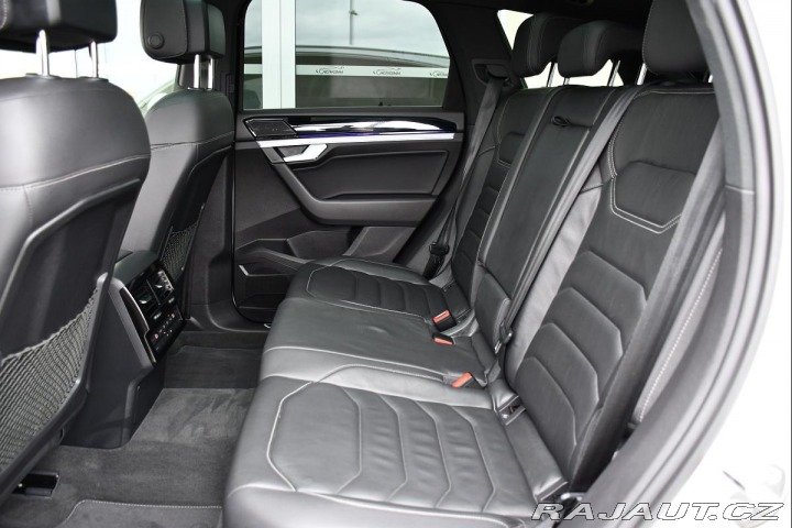 Volkswagen Touareg 3.0TDi R-LINE PANO TAŽNÉ 2020