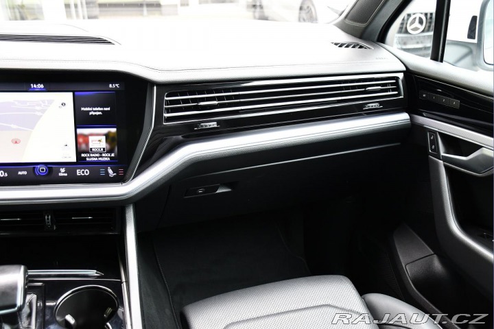 Volkswagen Touareg 3.0TDi R-LINE PANO TAŽNÉ 2020