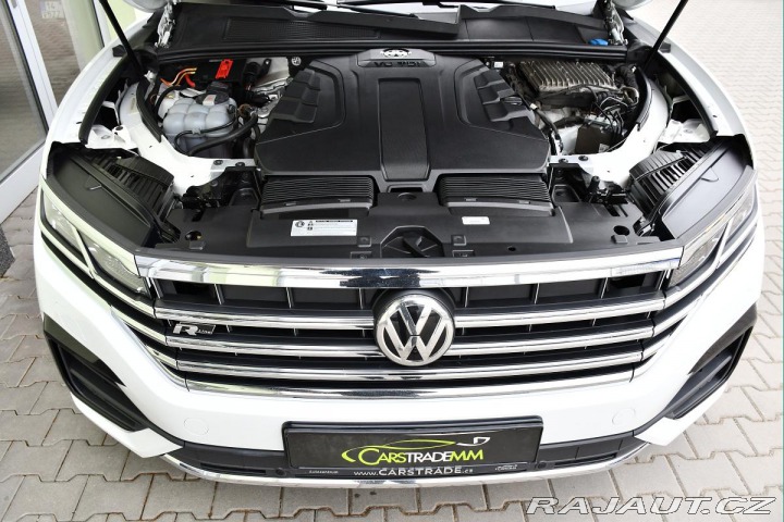 Volkswagen Touareg 3.0TDi R-LINE PANO REZERV 2020