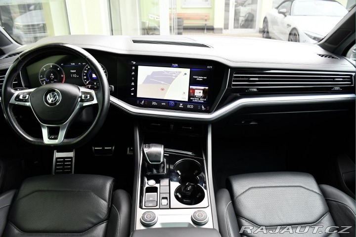 Volkswagen Touareg 3.0TDi R-LINE PANO TAŽNÉ 2020