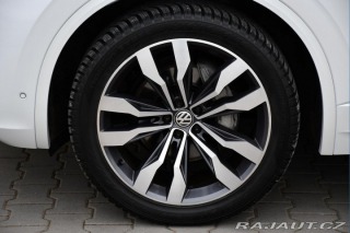 Volkswagen Touareg 3.0TDi R-LINE PANO TAŽNÉ 2020