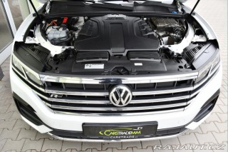 Volkswagen Touareg 3.0TDi R-LINE PANO TAŽNÉ 2020