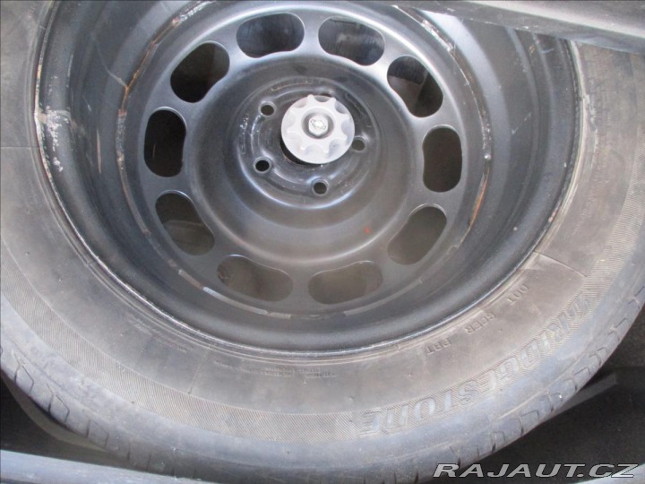 Toyota RAV4 2,5 Hybrid 145 kW e-CVT E 2016