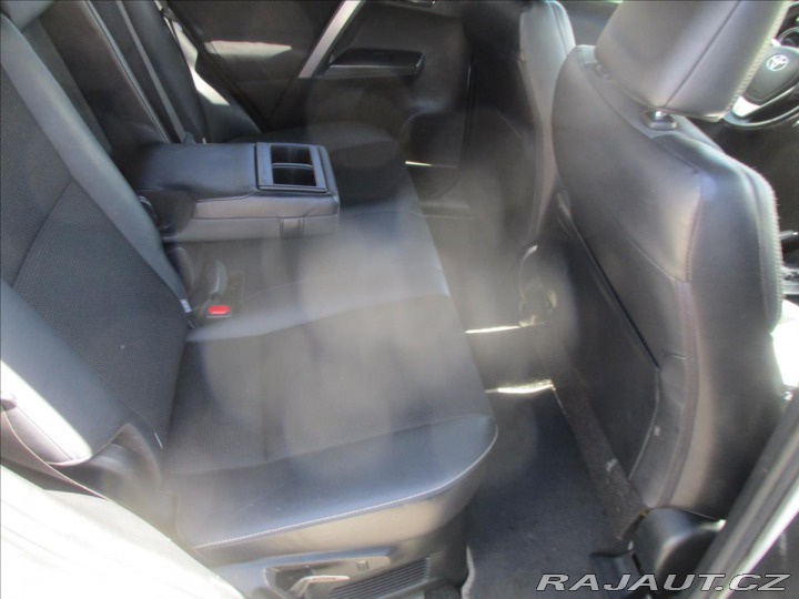 Toyota RAV4 2,5 Hybrid 145 kW Executi 2016