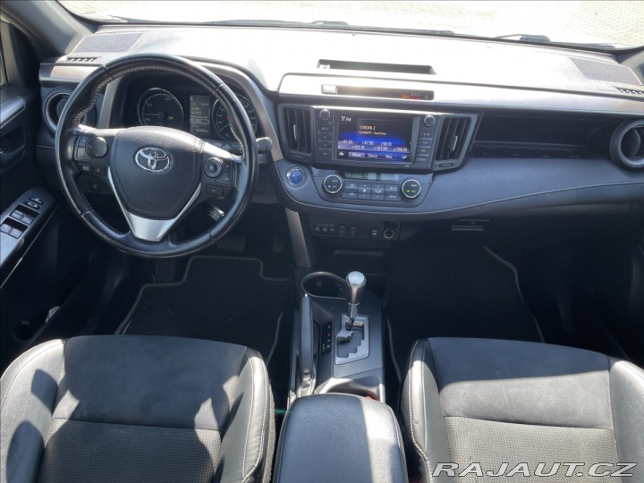 Toyota RAV4 2,5 Hybrid 145 kW e-CVT E 2016