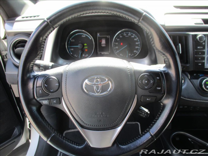 Toyota RAV4 2,5 Hybrid 145 kW Executi 2016