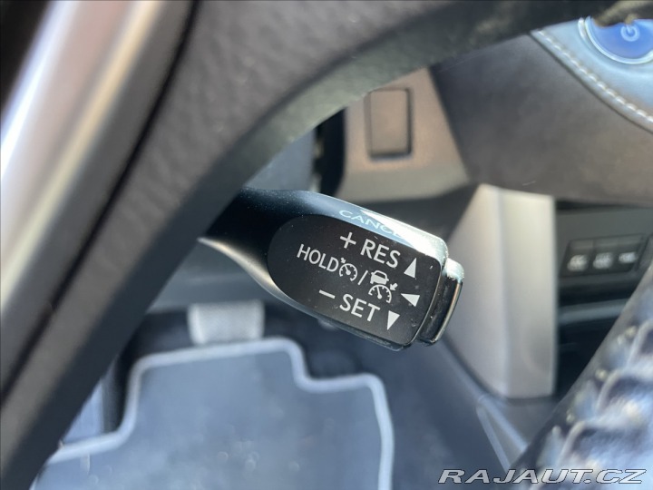 Toyota RAV4 2,5 Hybrid 145 kW e-CVT E 2016