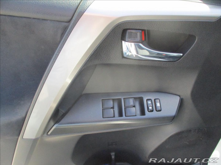 Toyota RAV4 2,5 Hybrid 145 kW Executi 2016