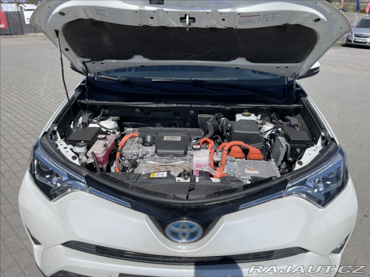 Toyota RAV4 2,5 Hybrid 145 kW e-CVT E 2016