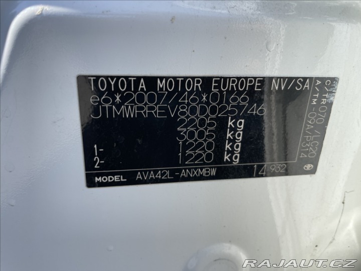 Toyota RAV4 2,5 Hybrid 145 kW e-CVT E 2016