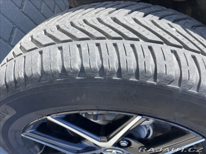 Toyota RAV4 2,5 Hybrid 145 kW e-CVT E 2016