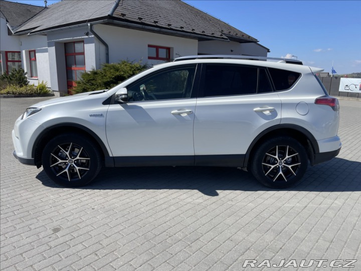 Toyota RAV4 2,5 Hybrid 145 kW e-CVT E 2016