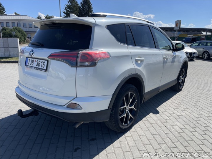 Toyota RAV4 2,5 Hybrid 145 kW e-CVT E 2016