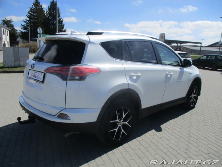 Toyota RAV4 2,5 Hybrid 145 kW Executi 2016