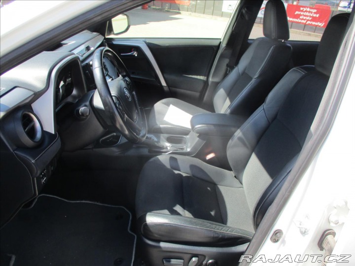 Toyota RAV4 2,5 Hybrid 145 kW Executi 2016
