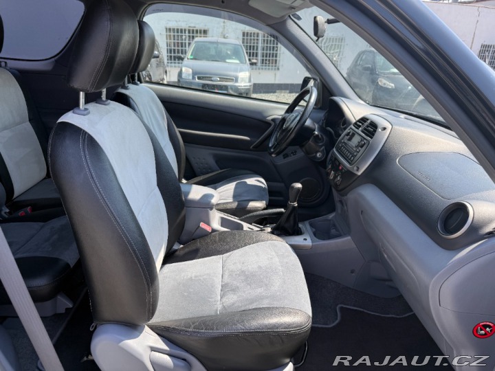 Toyota RAV4 2.0 VVT-i Speciál 4x4 3D 2002
