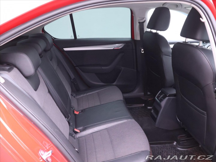 Škoda Octavia 1,6 TDI DSG Elegance 2014