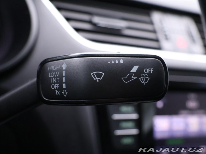 Škoda Octavia 1,6 TDI DSG Elegance 2014