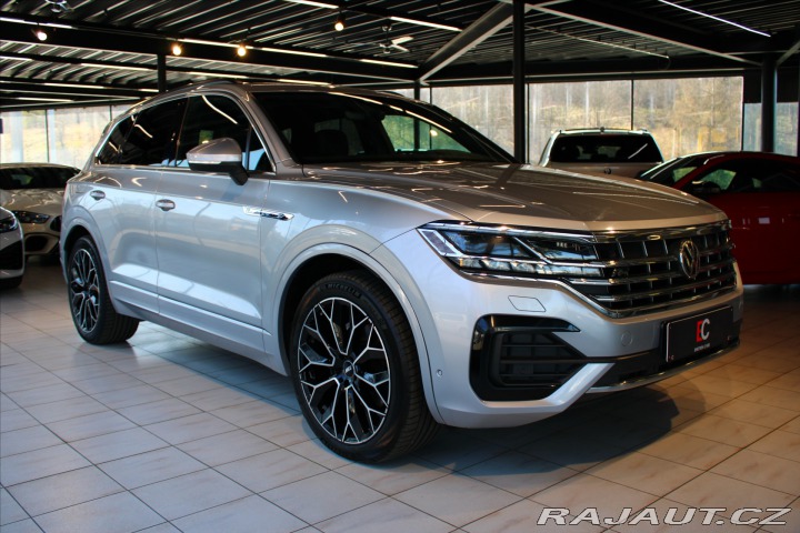 Volkswagen Touareg 3.0 TDI 210kW R-Line Pano 2018
