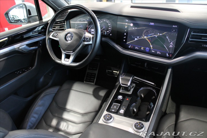 Volkswagen Touareg 3.0 TDI 210kW R-Line Pano 2018