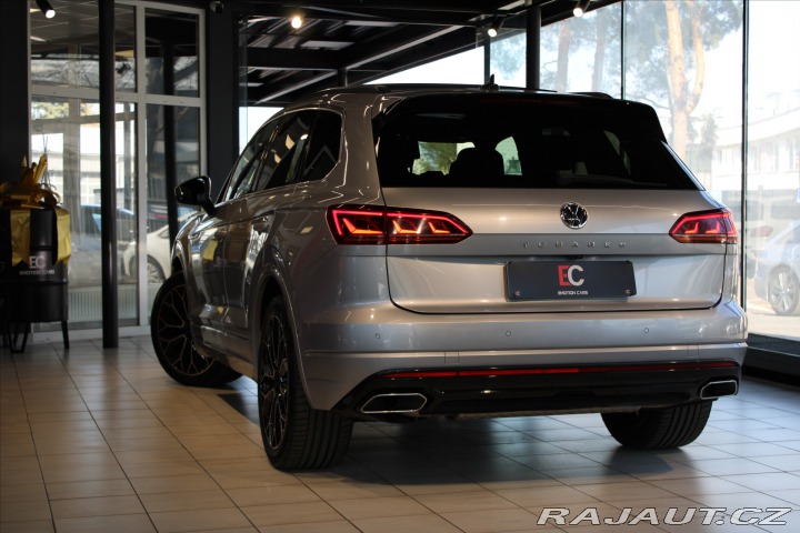 Volkswagen Touareg 3.0 TDI 210kW R-Line Pano 2018