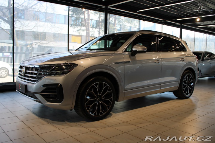 Volkswagen Touareg 3.0 TDI 210kW R-Line Pano 2018