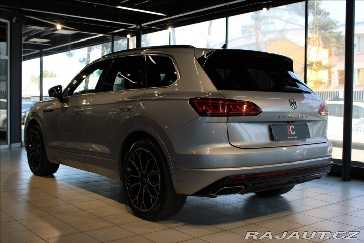 Volkswagen Touareg 3.0 TDI 210kW R-Line Pano 2018