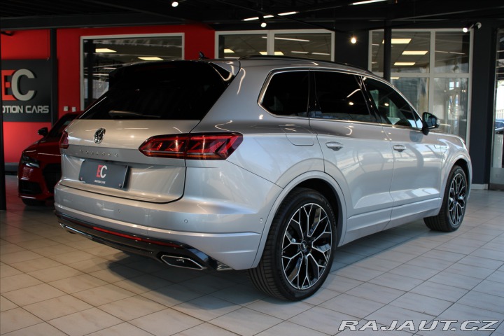 Volkswagen Touareg 3.0 TDI 210kW R-Line Pano 2018