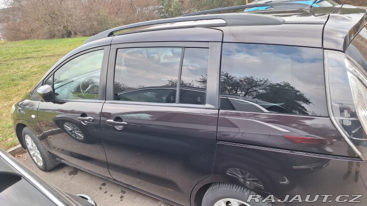 Mazda 5  2010