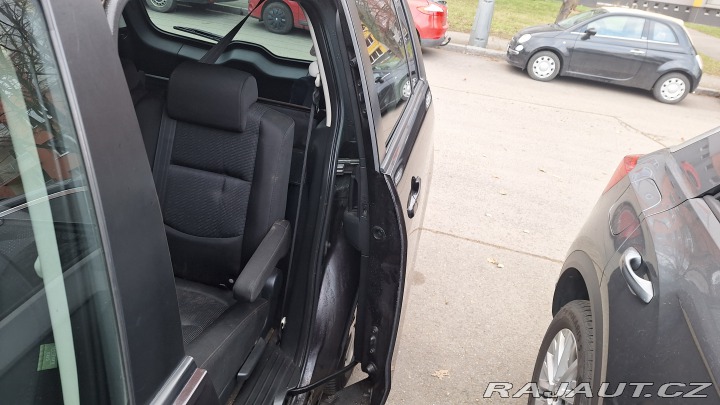 Mazda 5  2010