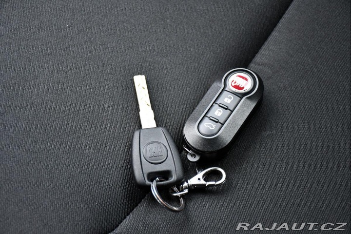 Fiat 500 1.0 51kW HYBRID 2xPNEU 1M 2024