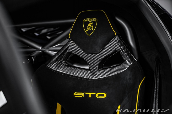 Lamborghini Huracán STO SEATS/CARBON/CAGE/CAP 2023