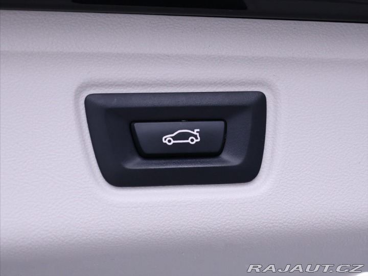 BMW 3 2,0 320d virtual HUD 1.Ma 2019