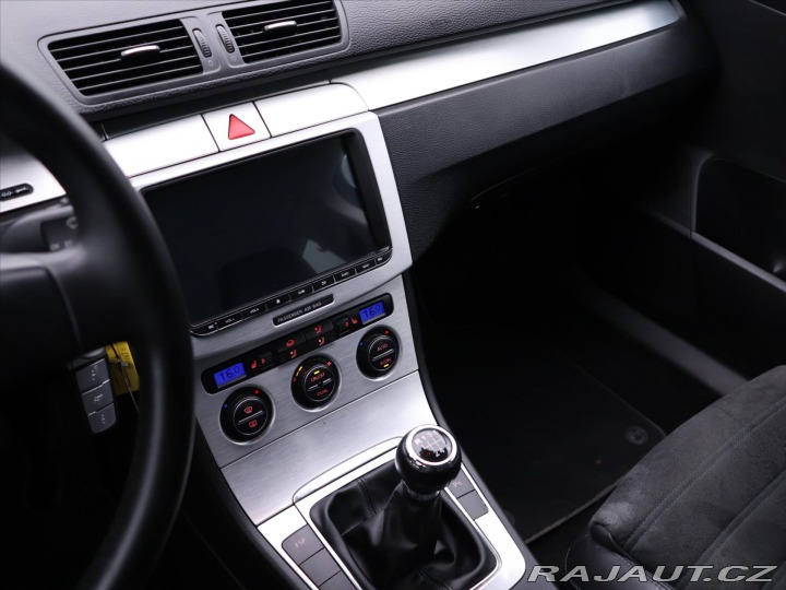 Volkswagen Passat 2,0 TDI 103kW Highline 1. 2007