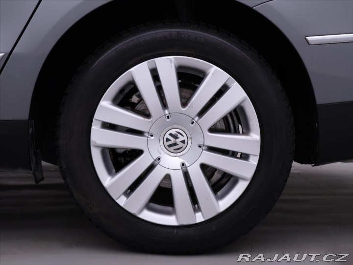 Volkswagen Passat 2,0 TDI 103kW Highline 1. 2007