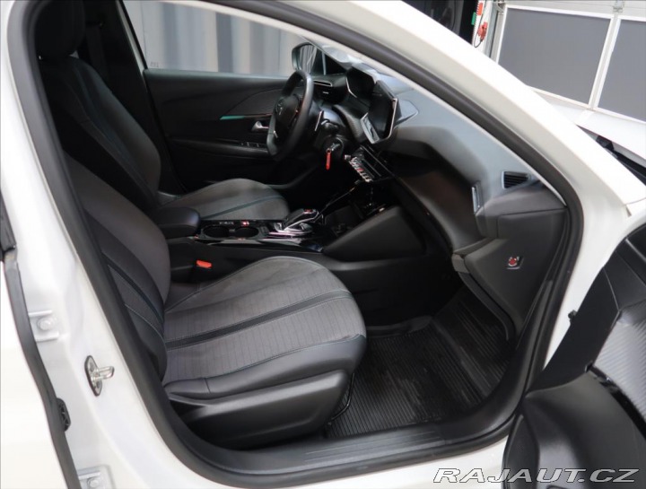 Peugeot 208 1,2 ALLURE 100 AUT 2022
