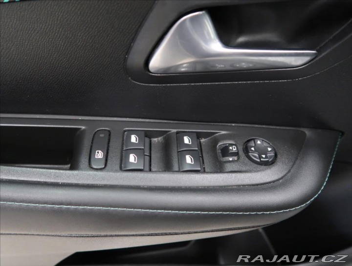Peugeot 208 1,2 ALLURE 100 AUT 2022