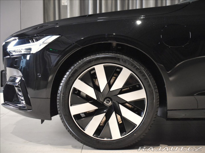Volvo V90 2,0 Plus Dark T6 Plug-in 2025