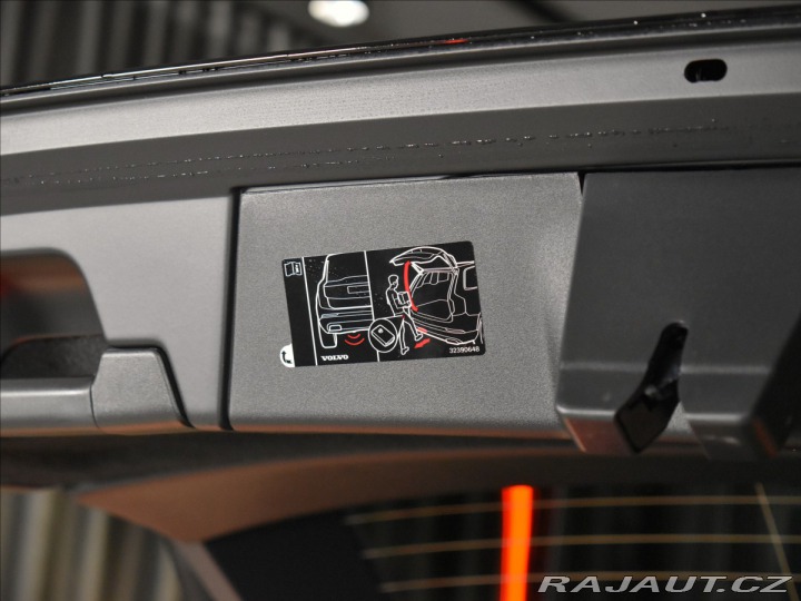 Volvo V90 2,0 Plus Dark T6 Plug-in 2025