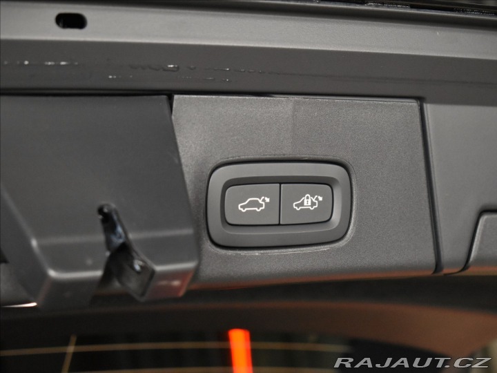 Volvo V90 2,0 Plus Dark T6 Plug-in 2025