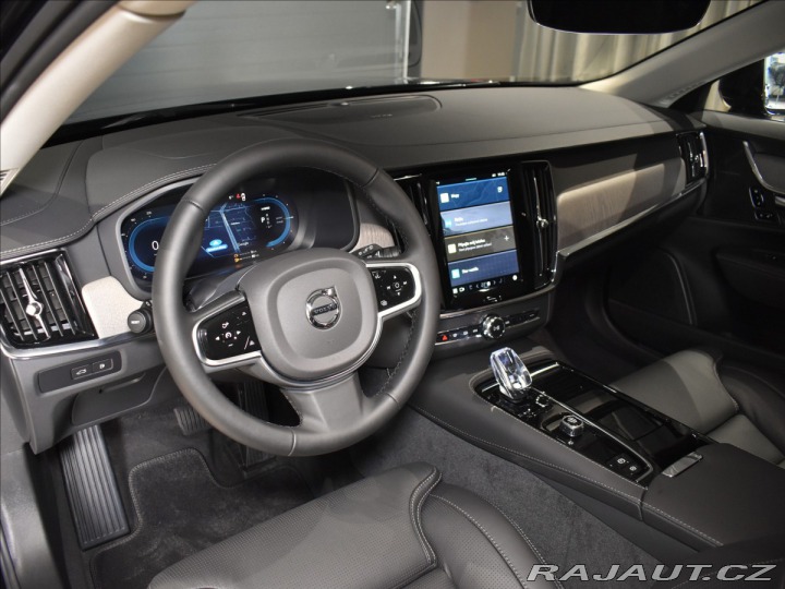 Volvo V90 2,0 Plus Dark T6 Plug-in 2025