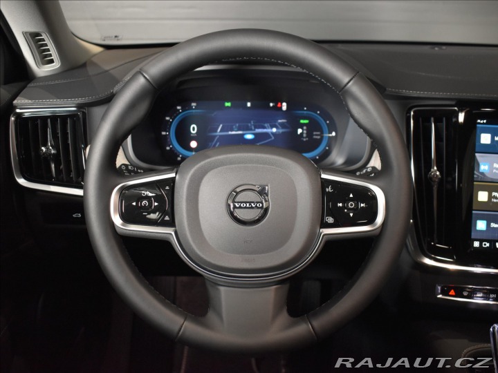 Volvo V90 2,0 Plus Dark T6 Plug-in 2025