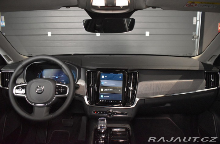 Volvo V90 2,0 Plus Dark T6 Plug-in 2025