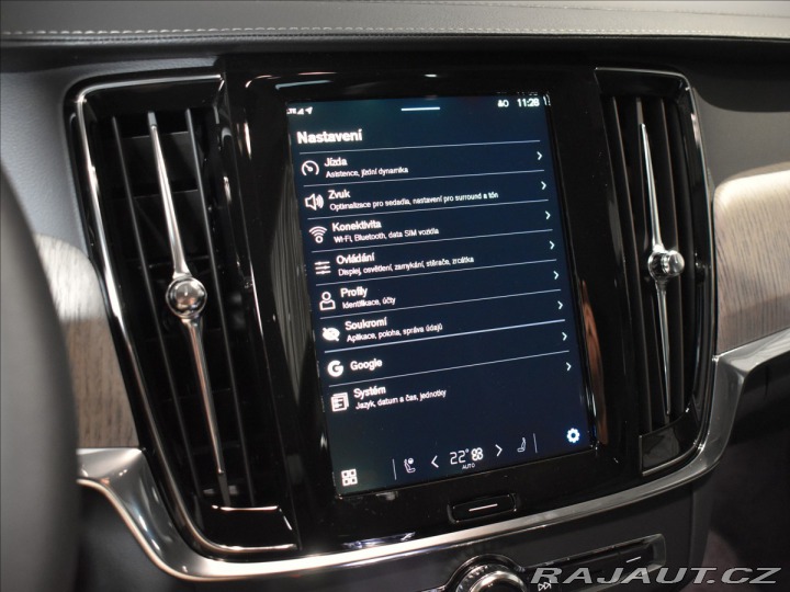 Volvo V90 2,0 Plus Dark T6 Plug-in 2025